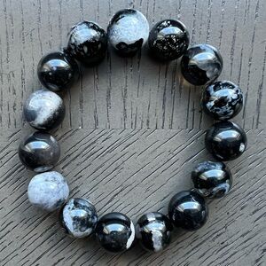 Black flower agate bracelet 14mm SIZE 6.75’